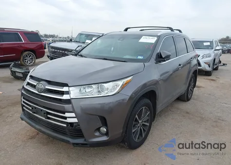 2017 Toyota Highlander Xle z USA, uszkodzony, nr VIN 5TDKZRFH4HS511509
